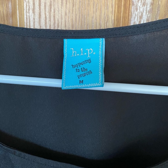 Short Sleeve Blouse - Picture 3 of 3